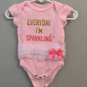 NWOT “everyday I’m sparkling” onesie